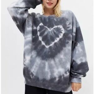 Urban outfitters Tie-Dye sweatshirt. No tags. Size M. Some pilling.Good conditon